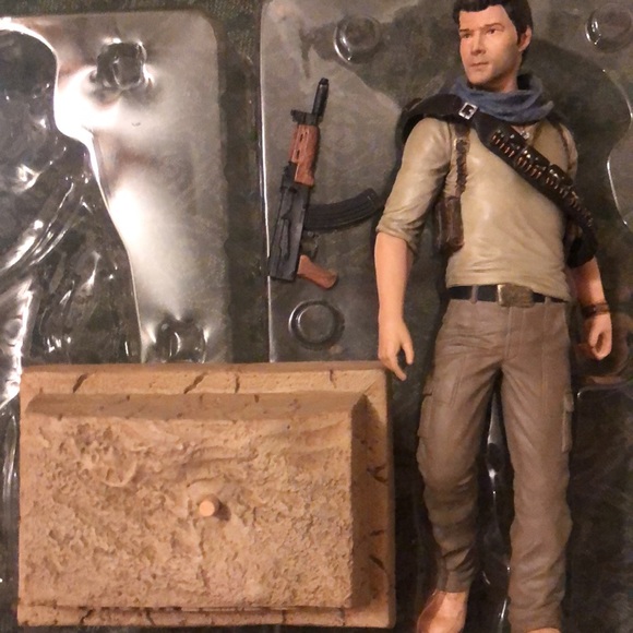 Uncharted 3 Drakes Deception character - Picture 3 of 4